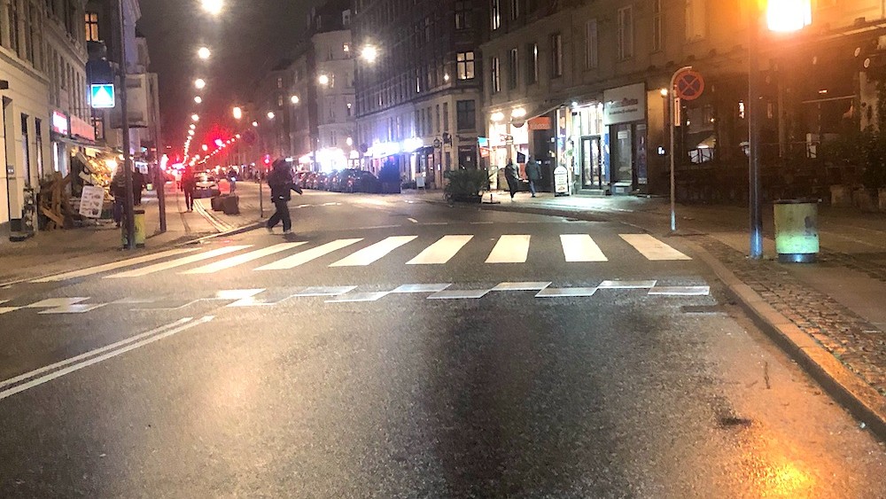 standsning_parkering_fodgængerfelt_onlineteori.dk_istedgade_IMG_2369.jpeg